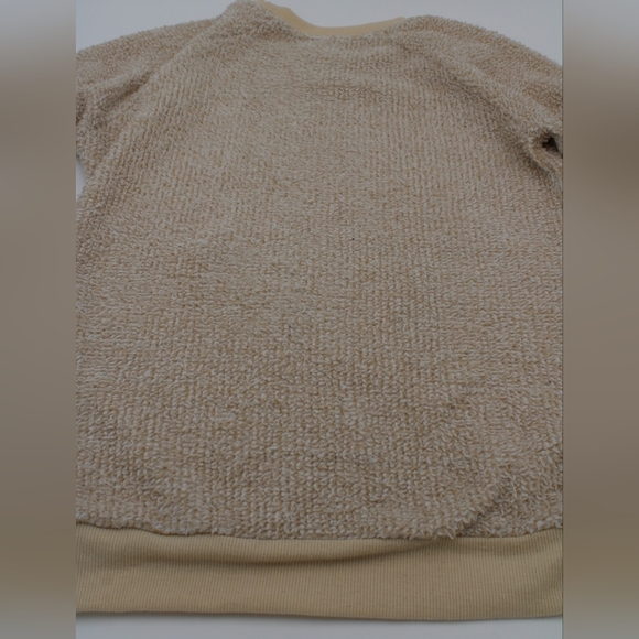 Secret Treasures Women’s Small Cream Reindeer Fuzzy Sleepwear Top - Picture 5 of 7